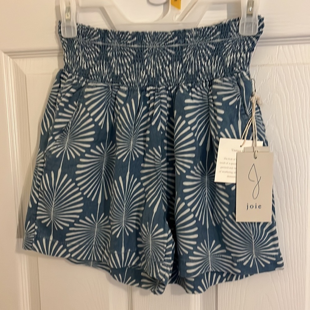 Joie Vintage Elastic waist tribal/tropical print blue & white shorts. S. NWT! - Picture 3 of 9